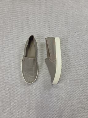 Vince Shoes Womens Size 6M Taupe Balir Slip On Casual Sneakers Loafers